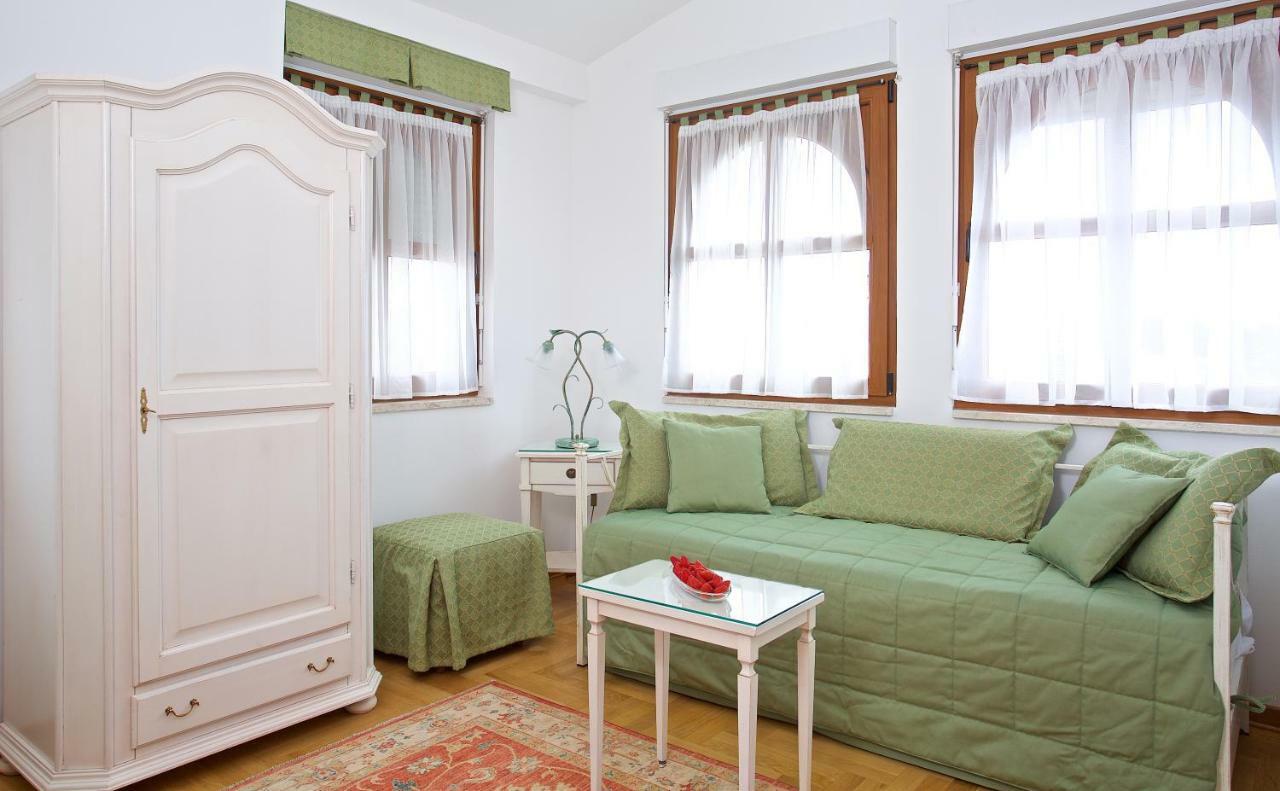 Luxury Boutique Hotel Villa Vulin プーラ 部屋 写真